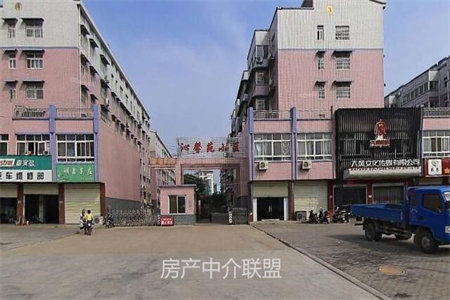 好房急卖，腾龙嘉苑看房不后悔，总高18层，送车位储藏室